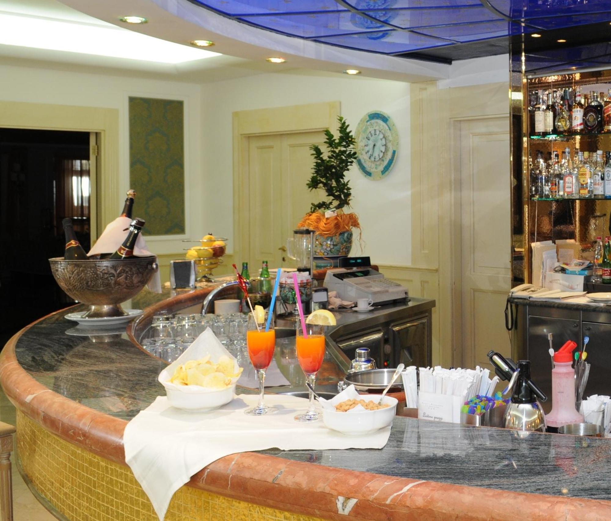 Hotel Ristorante La Lanterna Calvizzano Esterno foto