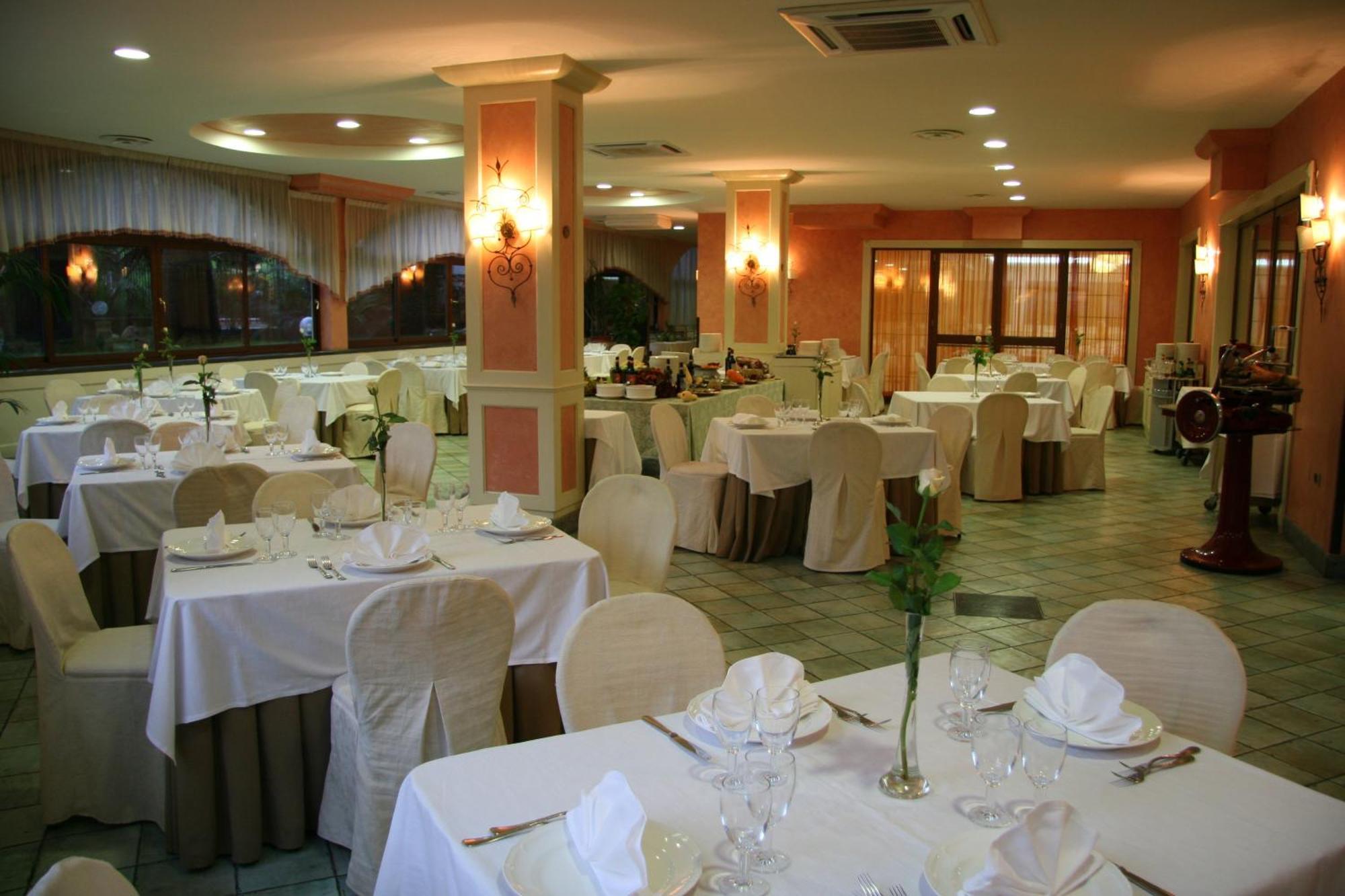 Hotel Ristorante La Lanterna Calvizzano Esterno foto