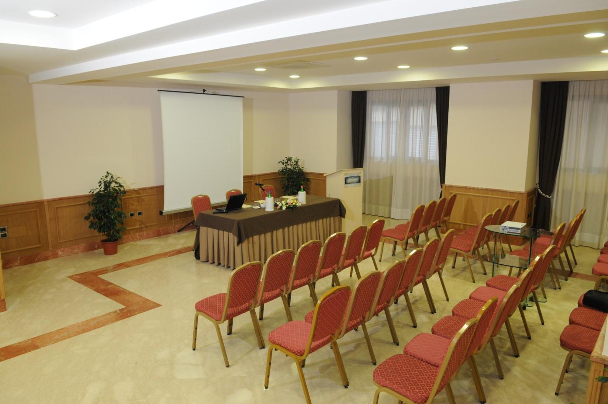 Hotel Ristorante La Lanterna Calvizzano Esterno foto