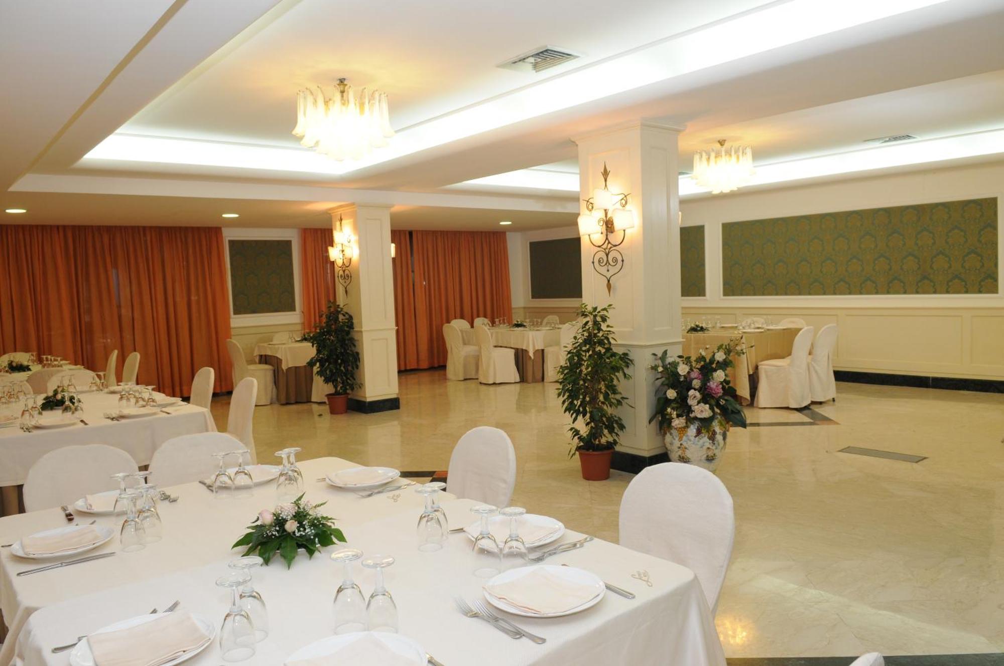 Hotel Ristorante La Lanterna Calvizzano Esterno foto