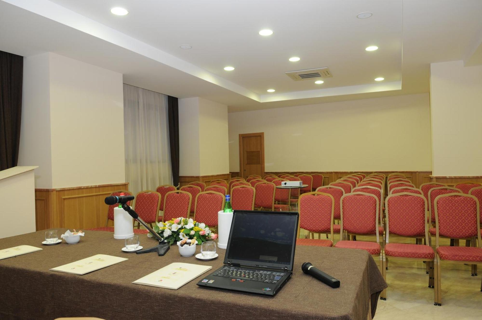 Hotel Ristorante La Lanterna Calvizzano Esterno foto